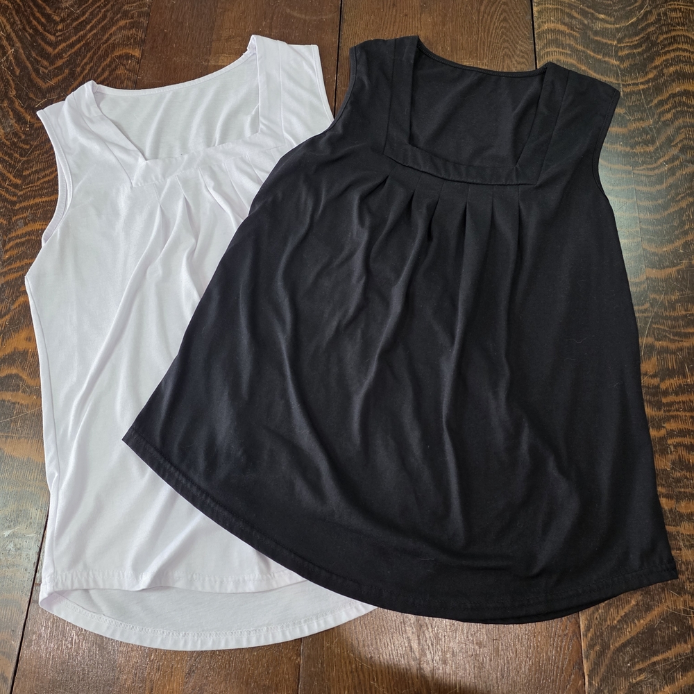 Set of 2 Elegant Black and White Sleeveless Tank Tops sz M